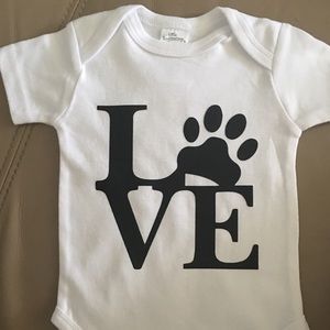 Love Paws baby onsie 0/3 month